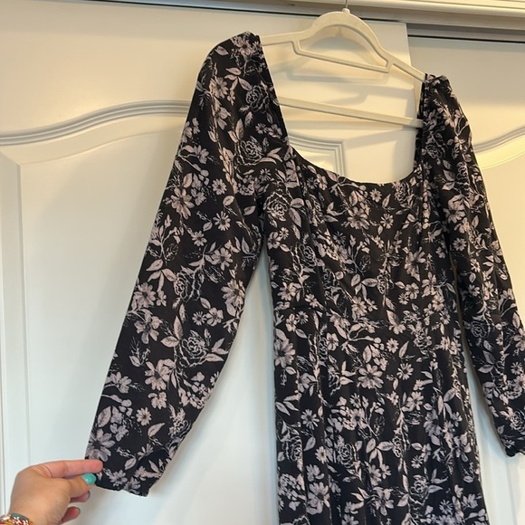 VICI Dress Forum Smocked Back Long Sleeve Midi Dress - Picture 3 of 6